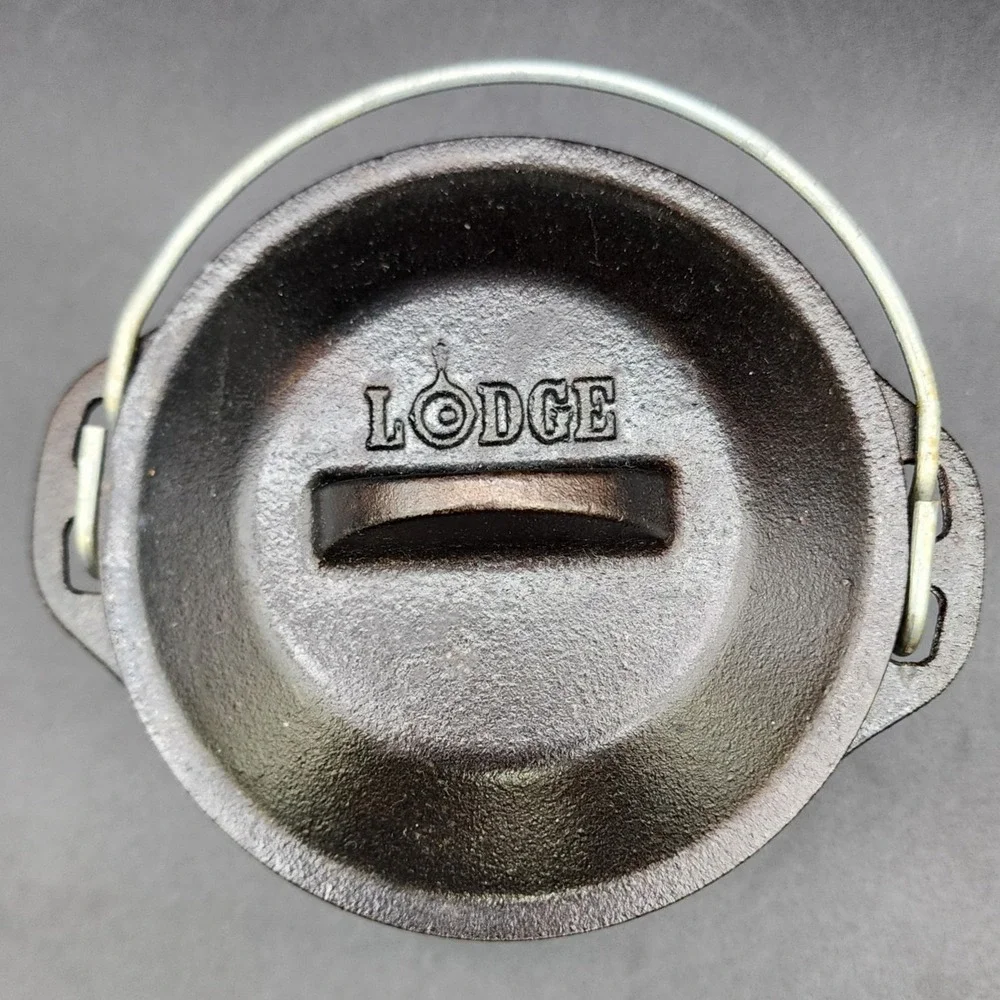 Lodge Miniature Black Cast Iron Cauldron L5MIC Pot Lid Rustic Farmhouse Decor